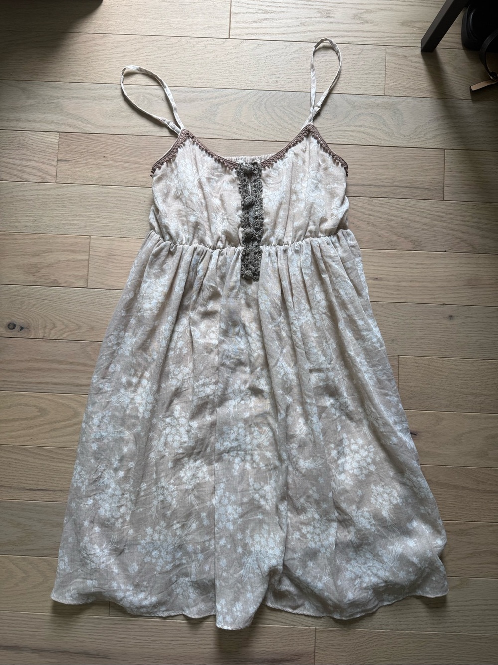 Women's Cream Floral Lace-Trim Slip Dress s M